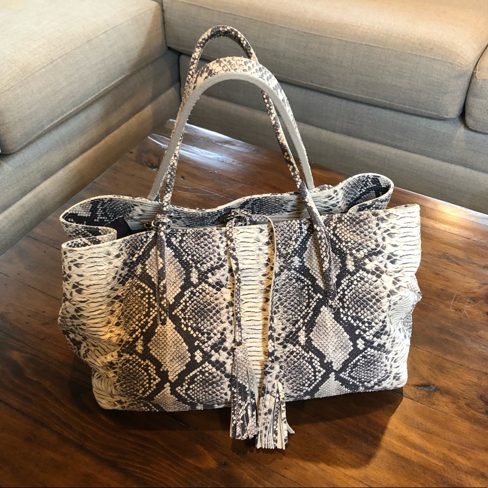 FLASH SALE ONLY 1! Vintage Stuart Weitzman Purse!!